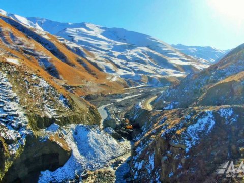 Quba-Xınalıq yolunda köpü&nbsp;inşa olunur -&nbsp;FOTO