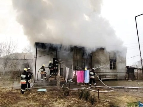 Şərur və Babəkdə&nbsp;evlər yandı