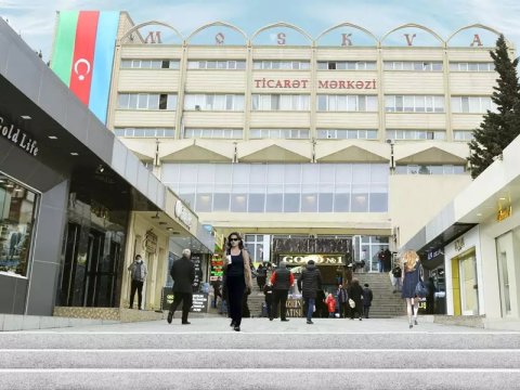 Bakıda məşhur univermaq CƏRİMƏLƏNDİ