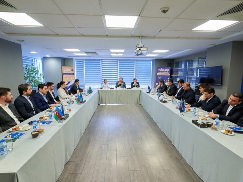 Rəşad Nəbiyev"Yüksəliş" müsabiqəsinin qalibləri ilə görüşüb