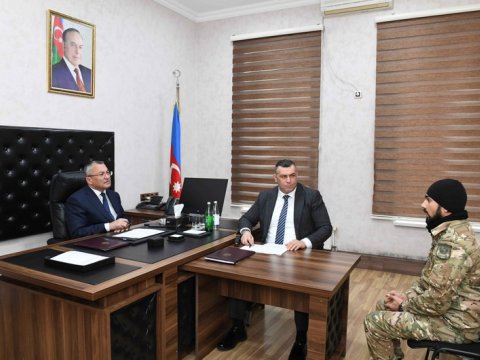 Rövşən Rzayev&nbsp;vətəndaşları qəbul edib - FOTO