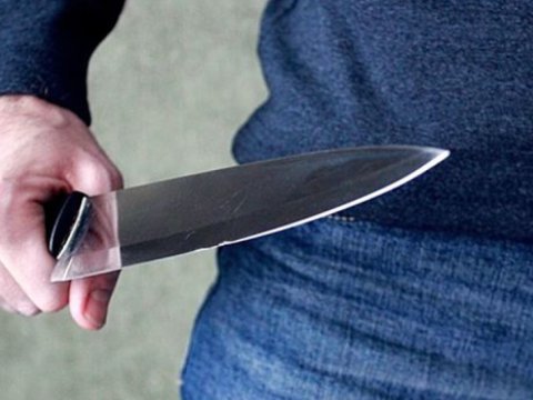 Bakıda dava - Ata və oğlu bıçaqlandı