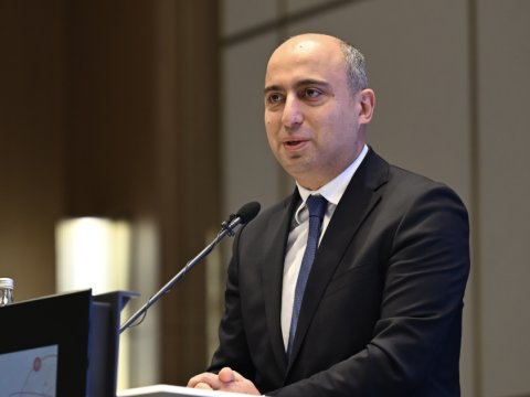 Ali təhsildə qısa müddətdə radikal dəyişikliklər gözləmək real deyil&nbsp;