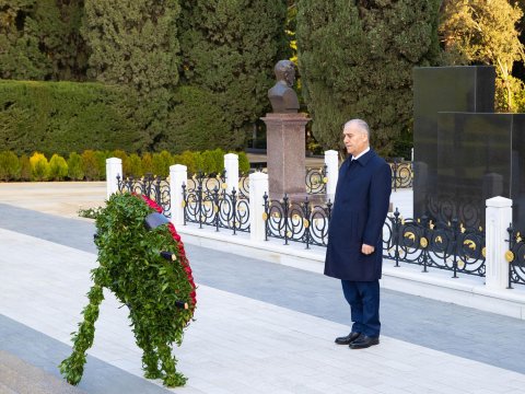 DTX-nin əməkdaşları Ulu Öndərin məzarını ziyarət ediblər - FOTO+VİDEO