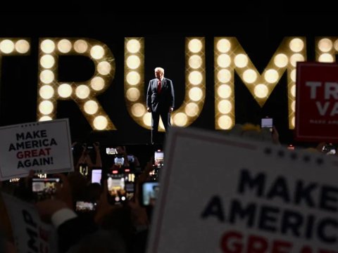 Tramp "İlin adamı" elan edildi - FOTO