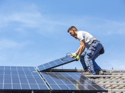 Evlərə günəş panellərinin quraşdırılması neçəyə başa gəlir? - QİYMƏTLƏR