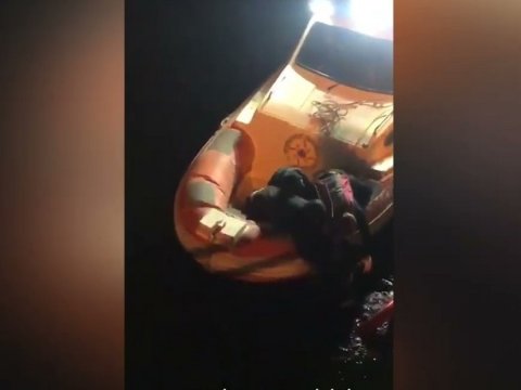 Bulvarda dənizdə batan şəxs belə xilas edildi&nbsp;- VİDEO