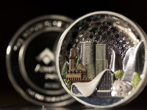 &ldquo;AzerGold&rdquo; Bakıya həsr olunmuş unikal gümüş sikkə istehsal edib