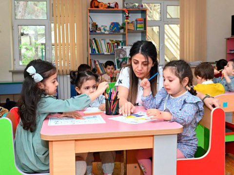 Bu bağçalarda iş var! - SİYAHI