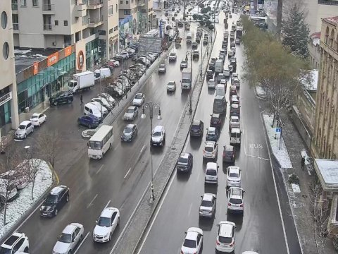 Bakıdakı bəzi yollarda tıxac var