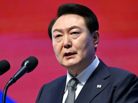 Parlament prezidentə impiçment elan etdi