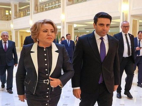 Simonyan Matvienkonu&nbsp;Ermənistana gətirməyə çalışır