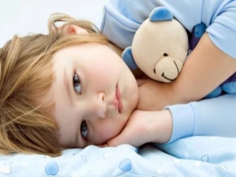 Valideynlər gec yatır, uşaqlar da onlara baxır - Pediatrdan ETİRAZ