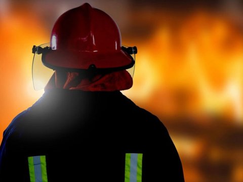 Sumqayıtda yanğın: bina sakinləri təxliyə edildi