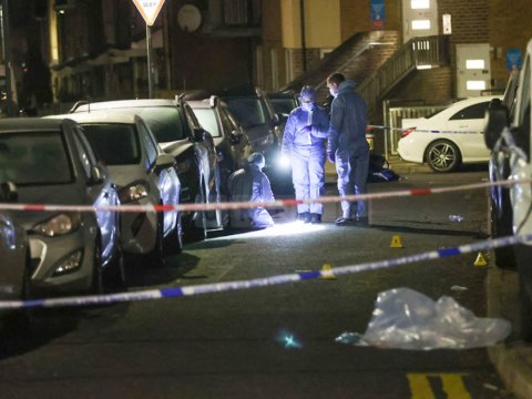 Londonda silahlı İNSİDENT: Bir ölü, iki yaralı var