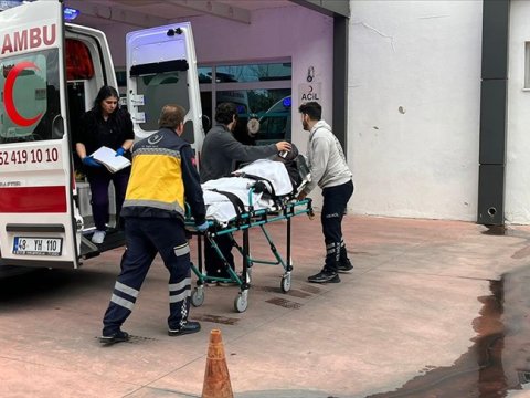 Məşhur türk müğənni xəstəxanaya yerləşdirildi: vəziyyəti ağırdır