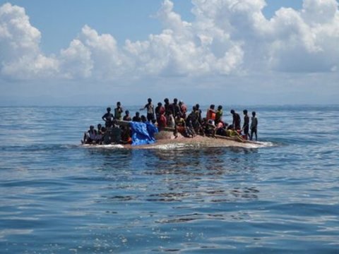 Sərnişin qayığı batdı - 20 nəfər öldü