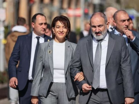 Paşinyan arvadı ilə rəsmi evli deyilmiş