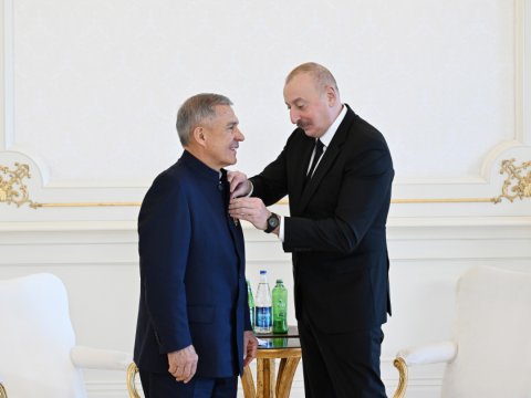 Prezident Rüstəm Minnixanovu TƏLTİF ETDİ