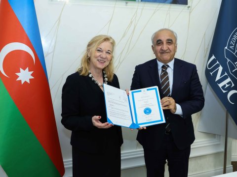 FIBAA-nın &nbsp;akkreditasiya sertifikatları UNEC-ə təqdim olunub