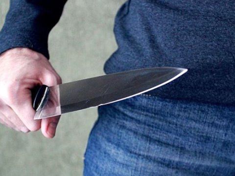 10-cu sinif şagirdi məktəbli yoldaşını BIÇAQLADI - YENİLƏNİB