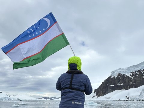 Türk dünyasının bayraqları&nbsp;Antarktikada - VİDEO