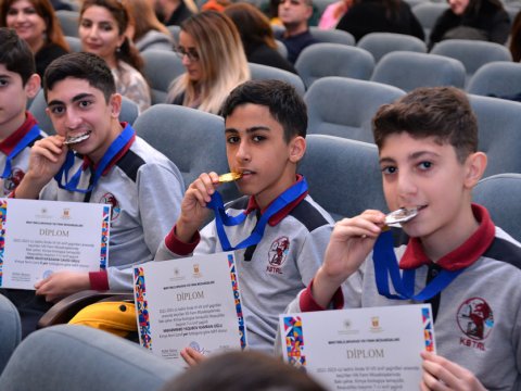 Bakı məktəblərindən 35 şagird QALİB OLDU