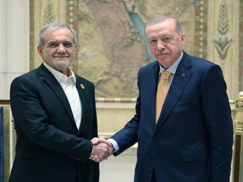 Ərdoğan Pezeşkianla bir araya gəldi