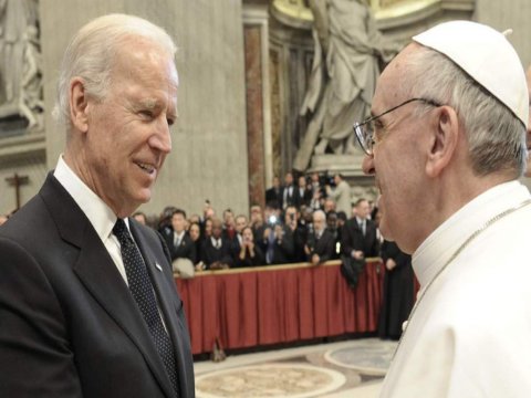 Roma Papası Baydeni Vatikana dəvət etdi