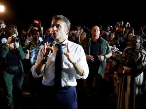 Makronun sözləri müxalifəti qəzəbləndirdi