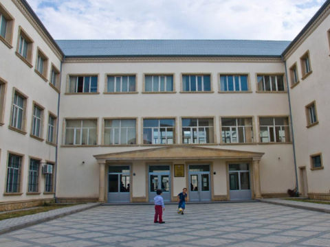 Şagirdin ağzını bağladığı deyilən müəllim DANIŞDI