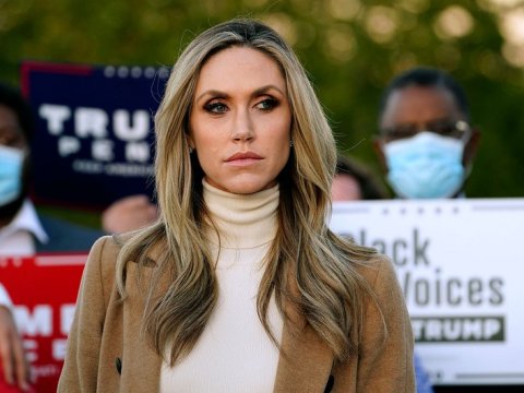 Trampın gəlini Senata&nbsp;namizədliyini GERİ GÖTÜRDÜ