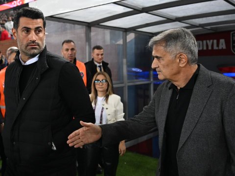 Salamını almadı, əli hava qaldı - FOTO