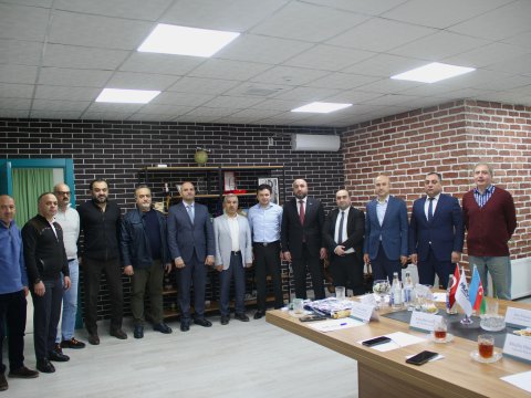 Bakıda yerli istehsal dərman sənayesinin inkişafına dair görüş keçirilib