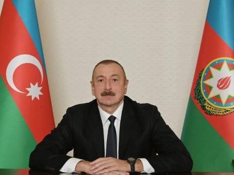 Əli İnsanov İlham Əliyevi təbrik etdi