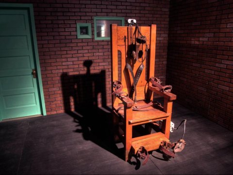 Bayden 37 məhkumu edam cəzasından azad etdi