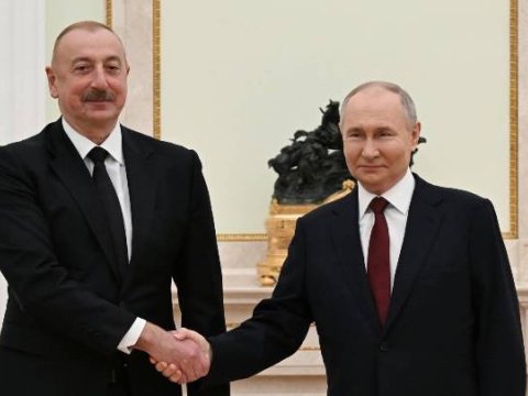 Putin İlham Əliyevi TƏBRİK ETDİ