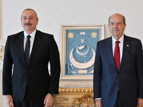 Ersin Tatar İlham Əliyevə zəng etdi