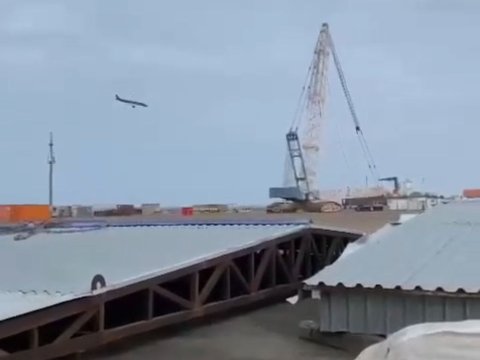 Bakıdan Qroznıya uçan təyyarə niyə Aktauya gedib? - AÇIQLAMA