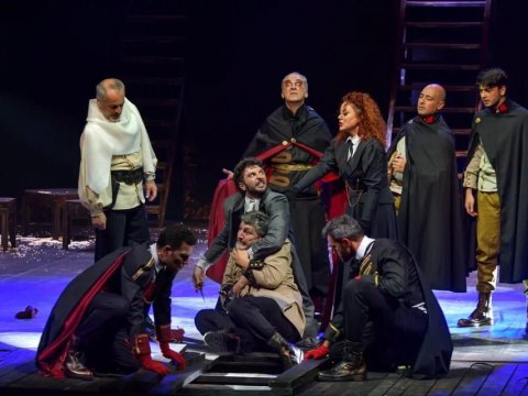 Sabah teatrlar fəaliyyət göstərməyəcək - RƏSMİ