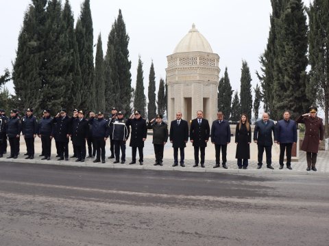 Samuxda təyyarə qəzasının qurbanları bir dəqiqəlik sükutla yad edilib - FOTO