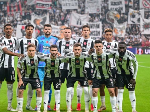 &ldquo;Beşiktaş&rdquo; üç futbolçusu ilə yollarını ayırır