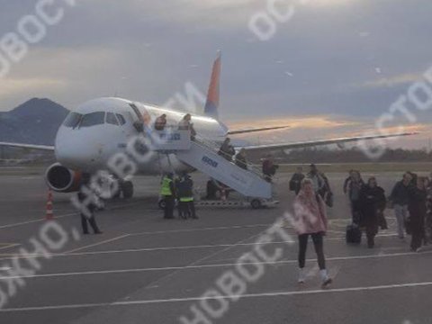 Rusiyaya gedən təyyarədə qorxulu ANLAR