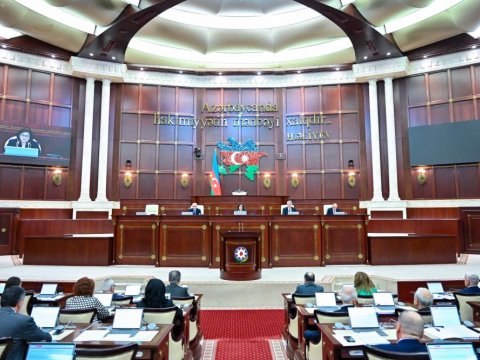 Deputatlar bu tarixdə tətilə ÇIXIR