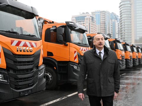 İlham Əliyev&nbsp;Bakıda xüsusi təyinatlı&nbsp;nəqliyyat vasitələri ilə tanış oldu