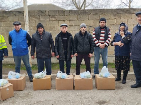 Ağalar Vəliyev şəhid və qazi ailələrinə bayram sovqatları göndərib -&nbsp;FOTOLAR