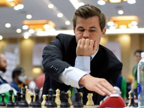 Şahmat üzrə dünya çempionatında QALMAQAL