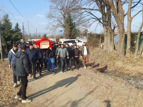 Qəzada həyatını itirən 22 yaşlı Əli&nbsp;dəfn olundu