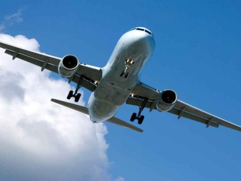 Rusiyaya uçan daha bir təyyarə təcili eniş edib