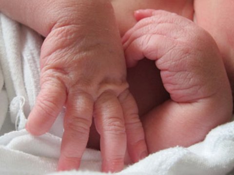 Dəniz kənarında körpə meyiti tapıldı